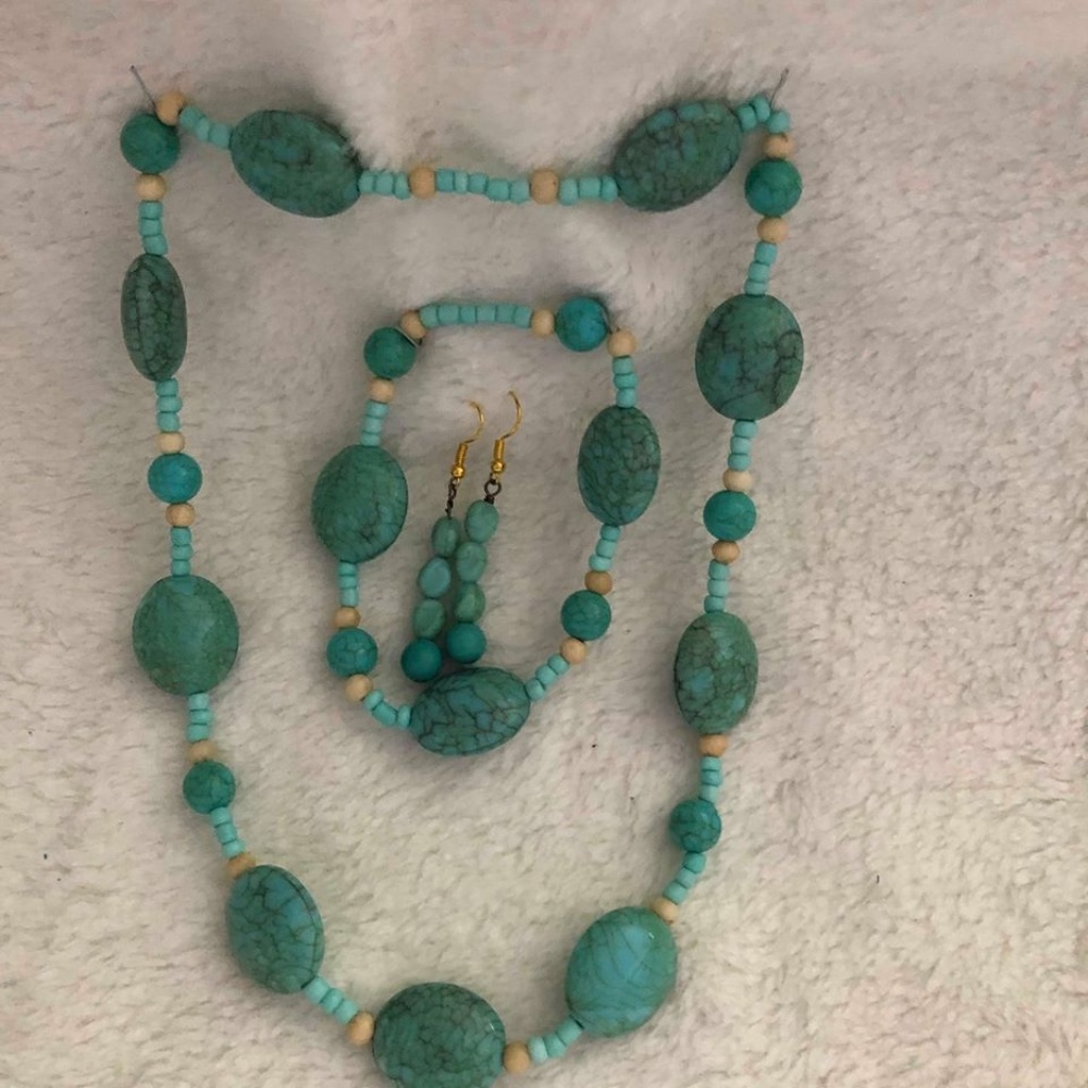 Bracelet earrings necklace set